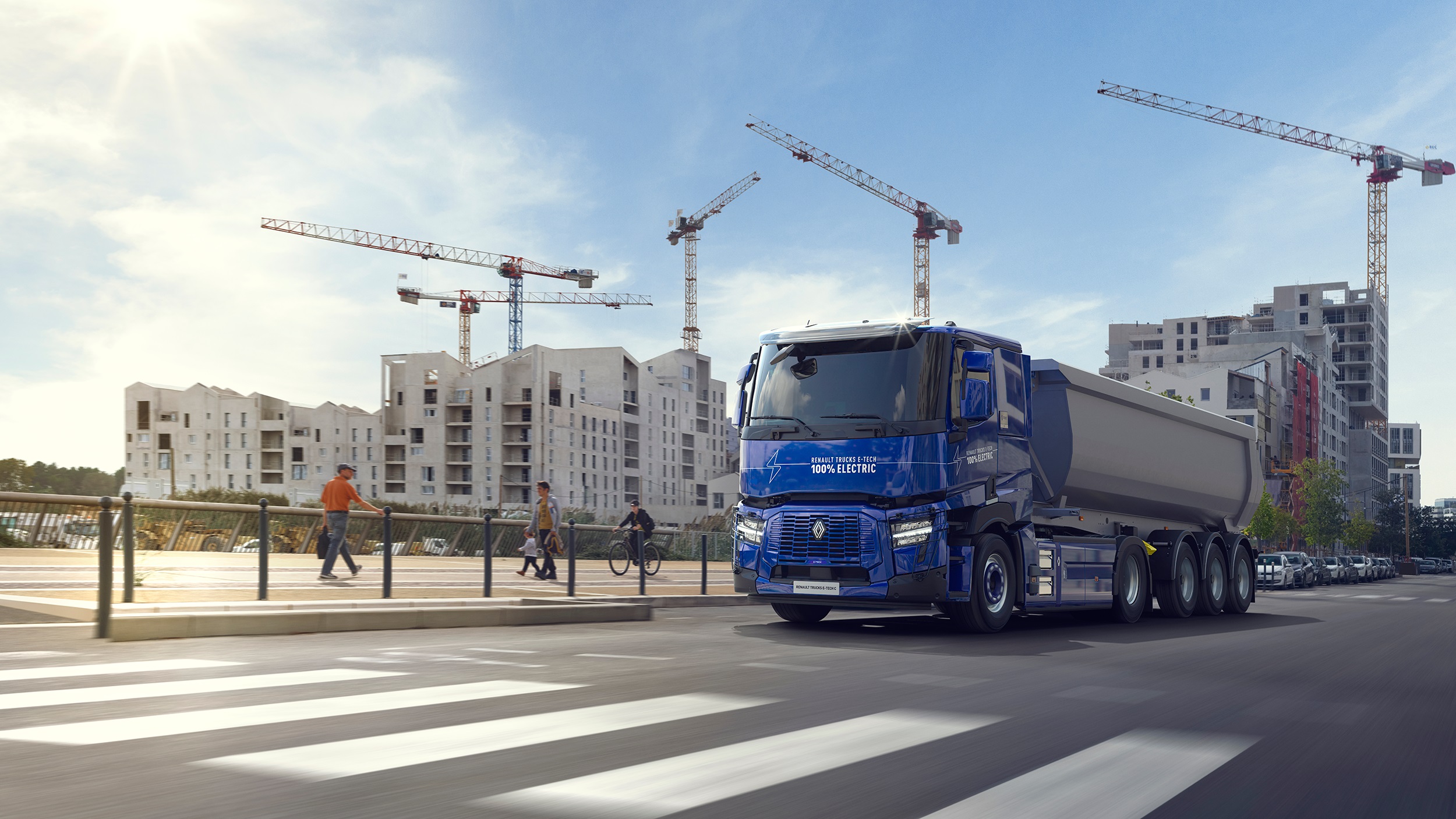 RENAULT TRUCKS T AND C ELECTRIC TRUCKS IN THE E TECH RANGE Renault